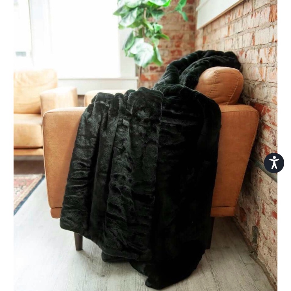 NWT Minky Couture Lush Black Onyx Blanket - Picture 3 of 4